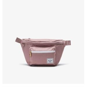 NWT Herschel Supply Company Seventeen Hip Pack